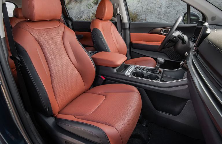 2026 Kia Carnival front seats
